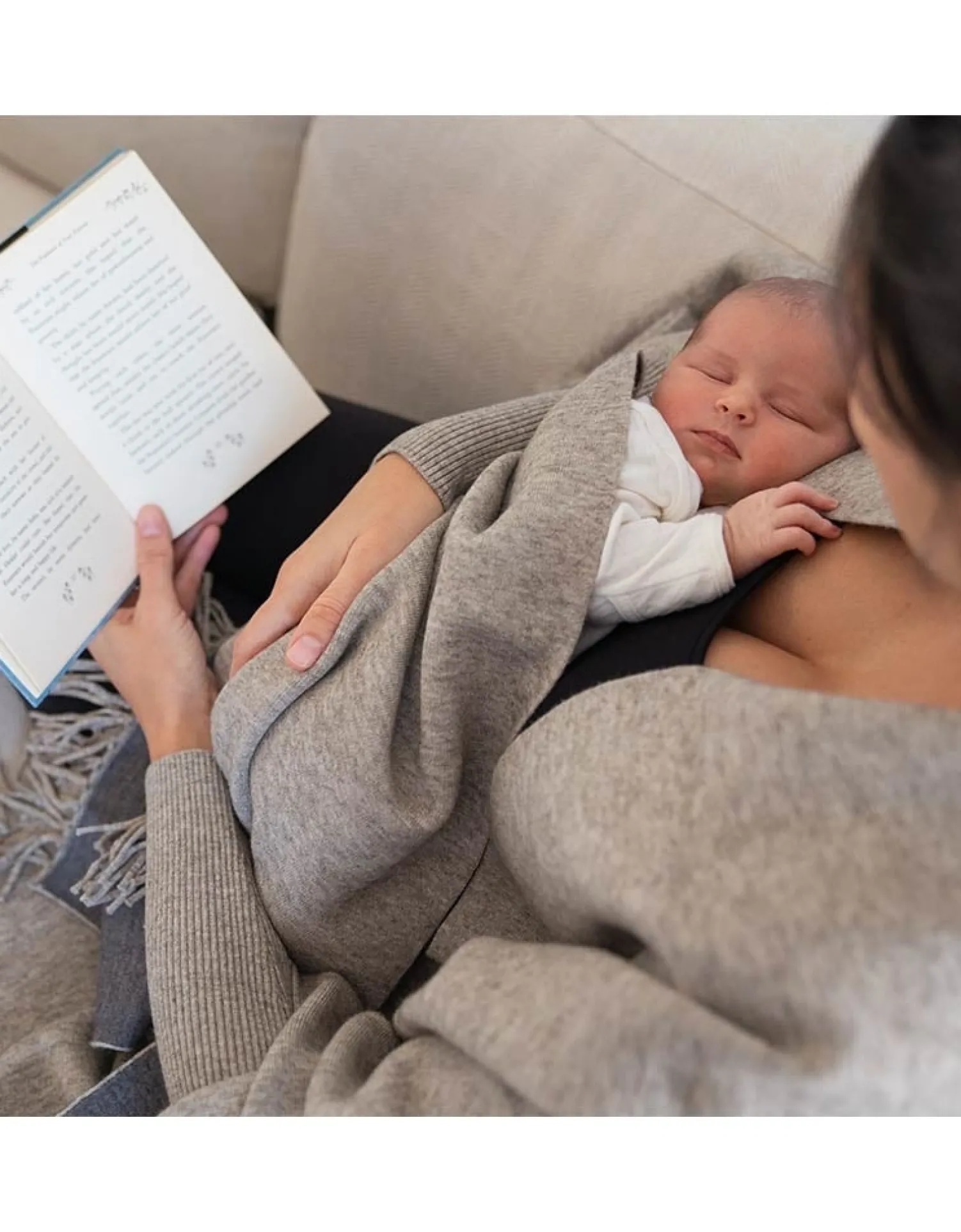 Store Seraphine Rudy | Two-Tone Luxury Maternity & Nursing Shawl Wrap |