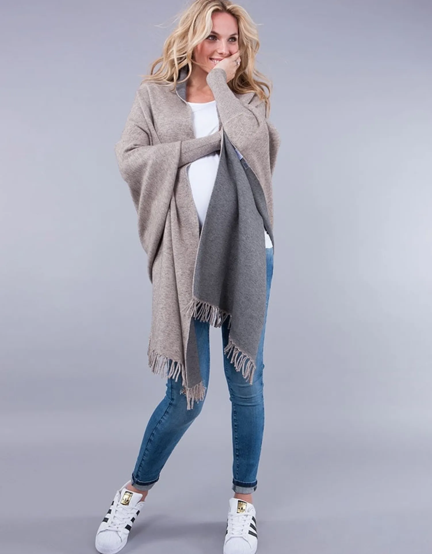 Store Seraphine Rudy | Two-Tone Luxury Maternity & Nursing Shawl Wrap |